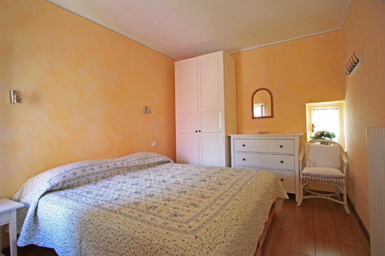 Casa Marsilva - Holiday Apartment With Roof Terrace, Near The Lake Toscolano Maderno Bagian luar foto